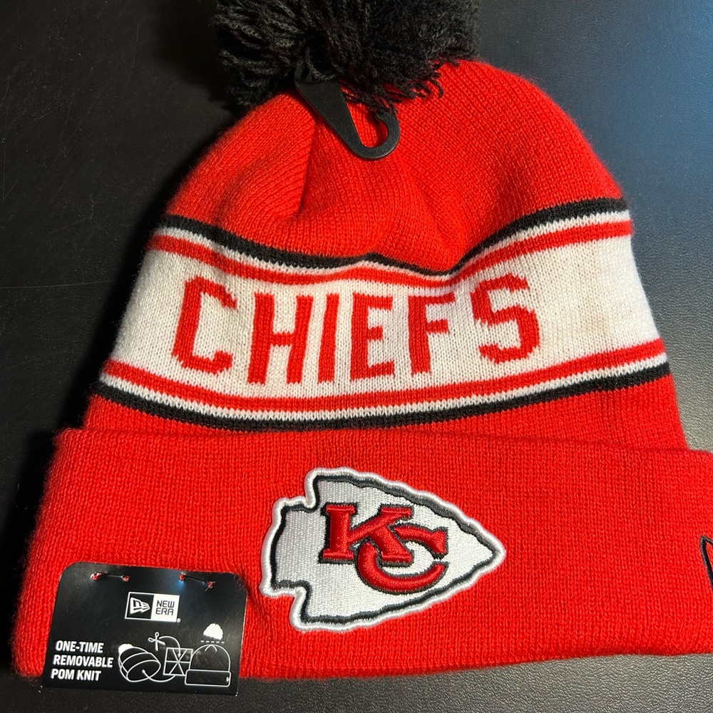 Brand New NFL Chiefs Red and White Pom Knit Beanie